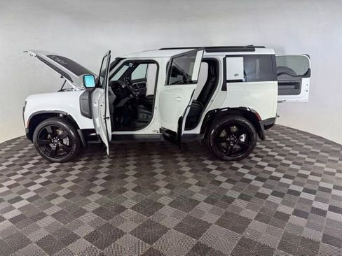 Used 2022 Land Rover Defender 110 X-Dynamic HSE AWD/4WD image 9