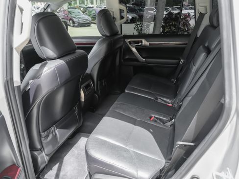 Used 2014 Lexus GX 460 w/ Premium Package AWD/4WD image 18
