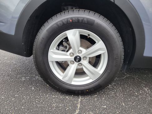 Used 2021 Kia Sorento LX FWD image 5