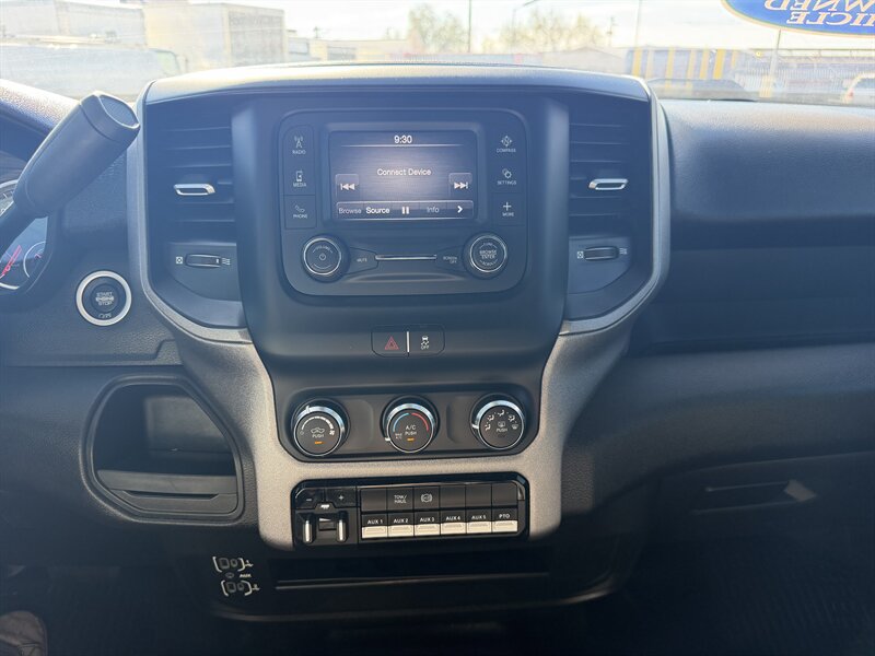 Used 2024 RAM 5500 Tradesman w/ Chrome Appearance Group RWD image 17