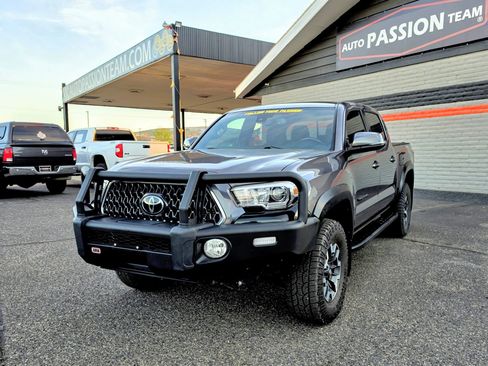 Used 2019 Toyota Tacoma TRD Off-Road image 1