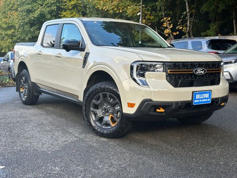 Used 2025 Ford Maverick Tremor image 2