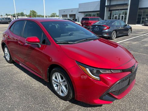 Used 2022 Toyota Corolla SE FWD image 2