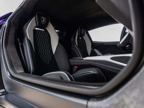 Used 2026 Lamborghini Revuelto AWD/4WD image 51