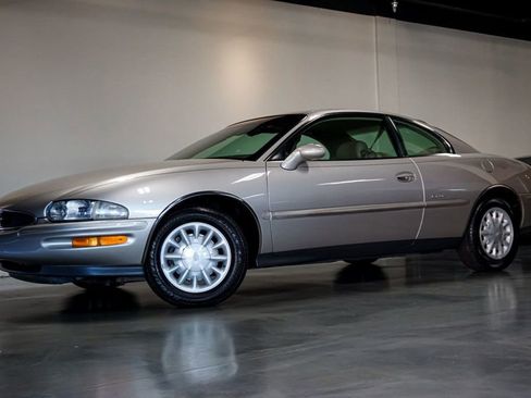 Used 1997 Buick Riviera Supercharged Coupe image 90