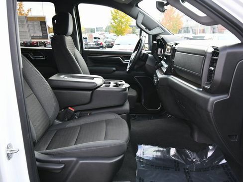 Used 2024 Chevrolet Silverado 2500 LT image 35