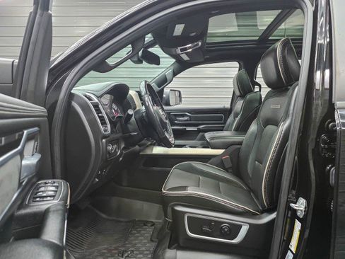 Used 2019 RAM 1500 Laramie w/ Sport Appearance Package AWD/4WD image 16