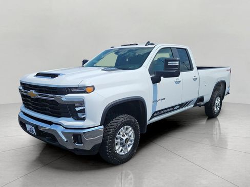 Used 2024 Chevrolet Silverado 2500 LT w/ Convenience Package AWD/4WD image 4