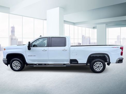 Used 2026 Chevrolet Silverado 2500 LT AWD/4WD image 2