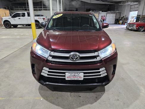 Used 2017 Toyota Highlander LE image 20