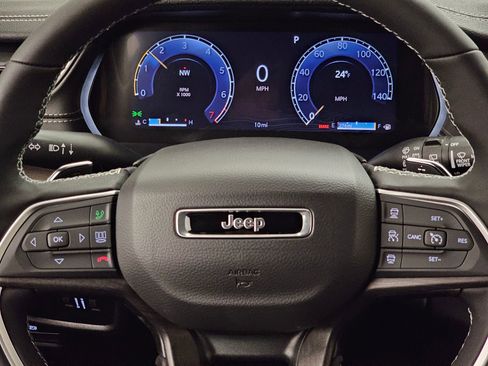 New 2025 Jeep Grand Cherokee Limited image 19