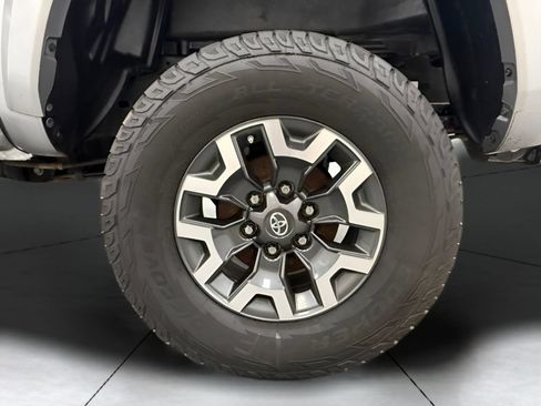 Used 2019 Toyota Tacoma TRD Sport w/ Technology Package AWD/4WD image 56