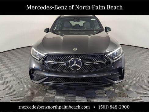Used 2025 Mercedes-Benz GLC 300 image 2