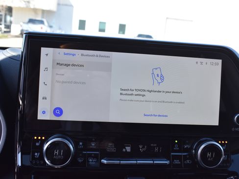 Used 2024 Toyota Highlander Limited image 37