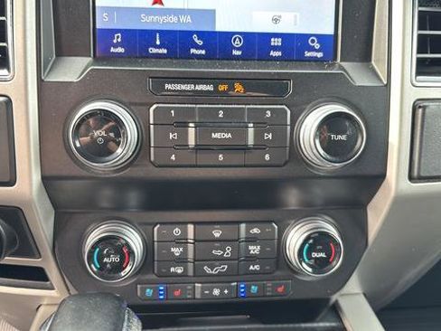 Used 2020 Ford F150 Lariat w/ Equipment Group 502A Luxury AWD/4WD image 14