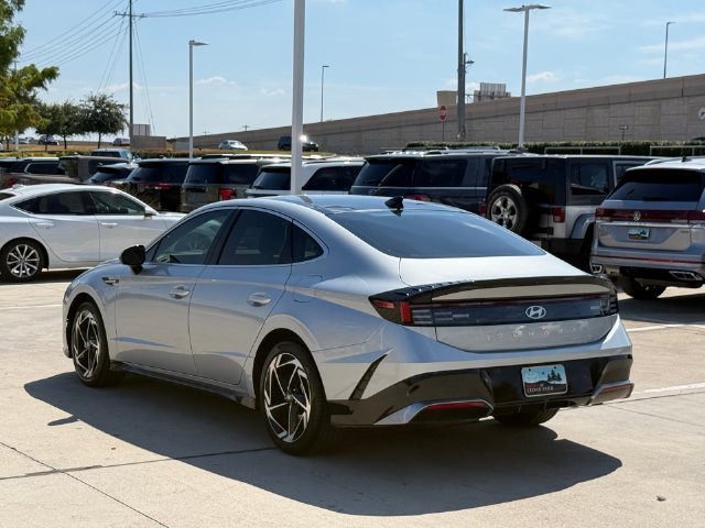 Used 2025 Hyundai Sonata SEL FWD image 9
