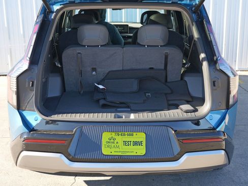 Used 2024 Kia EV9 Land image 10