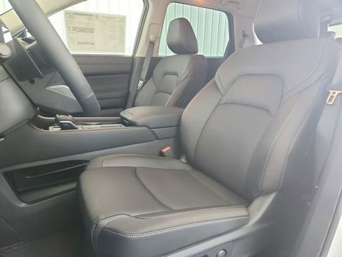 New 2026 Nissan Pathfinder SL FWD image 19