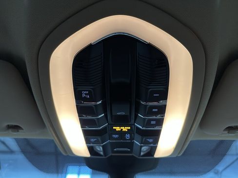 Used 2014 Porsche Cayenne AWD/4WD image 32