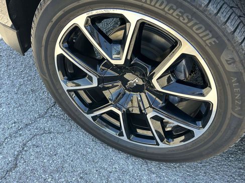 Used 2022 Chevrolet Tahoe RST w/ Sport Performance Package AWD/4WD image 9