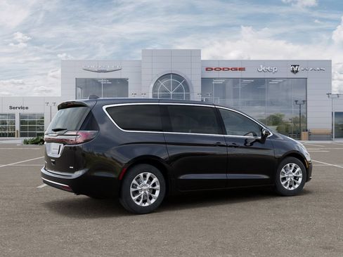New 2026 Chrysler Pacifica Select AWD/4WD image 4