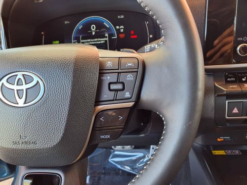 Certified 2025 Toyota Camry SE w/ Convenience Package FWD image 21