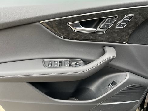 Used 2025 Audi Q8 Premium Plus image 14