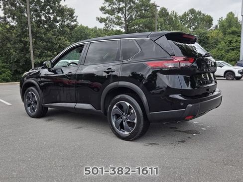 Used 2024 Nissan Rogue SV AWD/4WD image 3