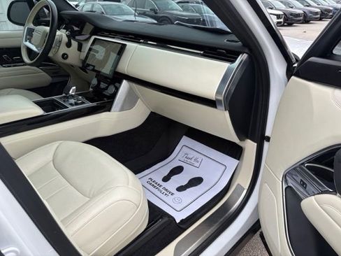 Used 2023 Land Rover Range Rover SE image 47