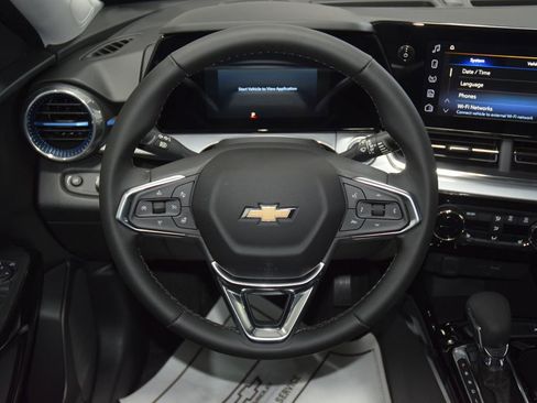 New 2026 Chevrolet Trax LT w/ Driver Confidence Package FWD image 32