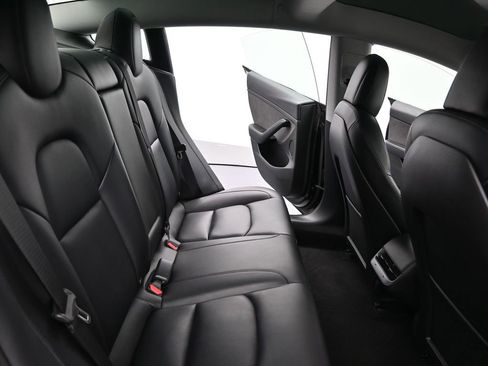 Used 2022 Tesla Model 3 image 13