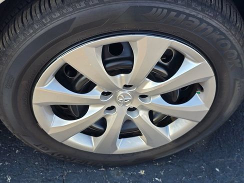 Used 2025 Toyota Corolla LE FWD image 19