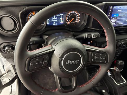 Used 2024 Jeep Wrangler Unlimited Rubicon AWD/4WD image 32