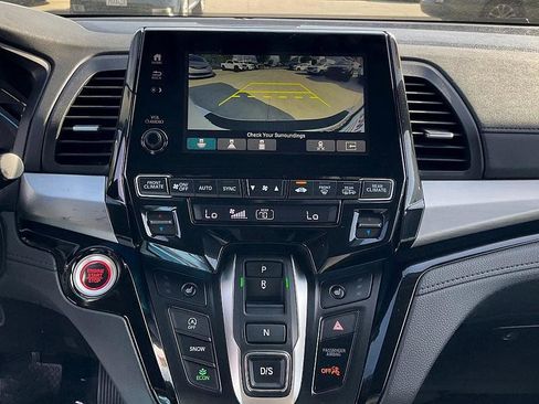 Used 2023 Honda Odyssey Touring image 25
