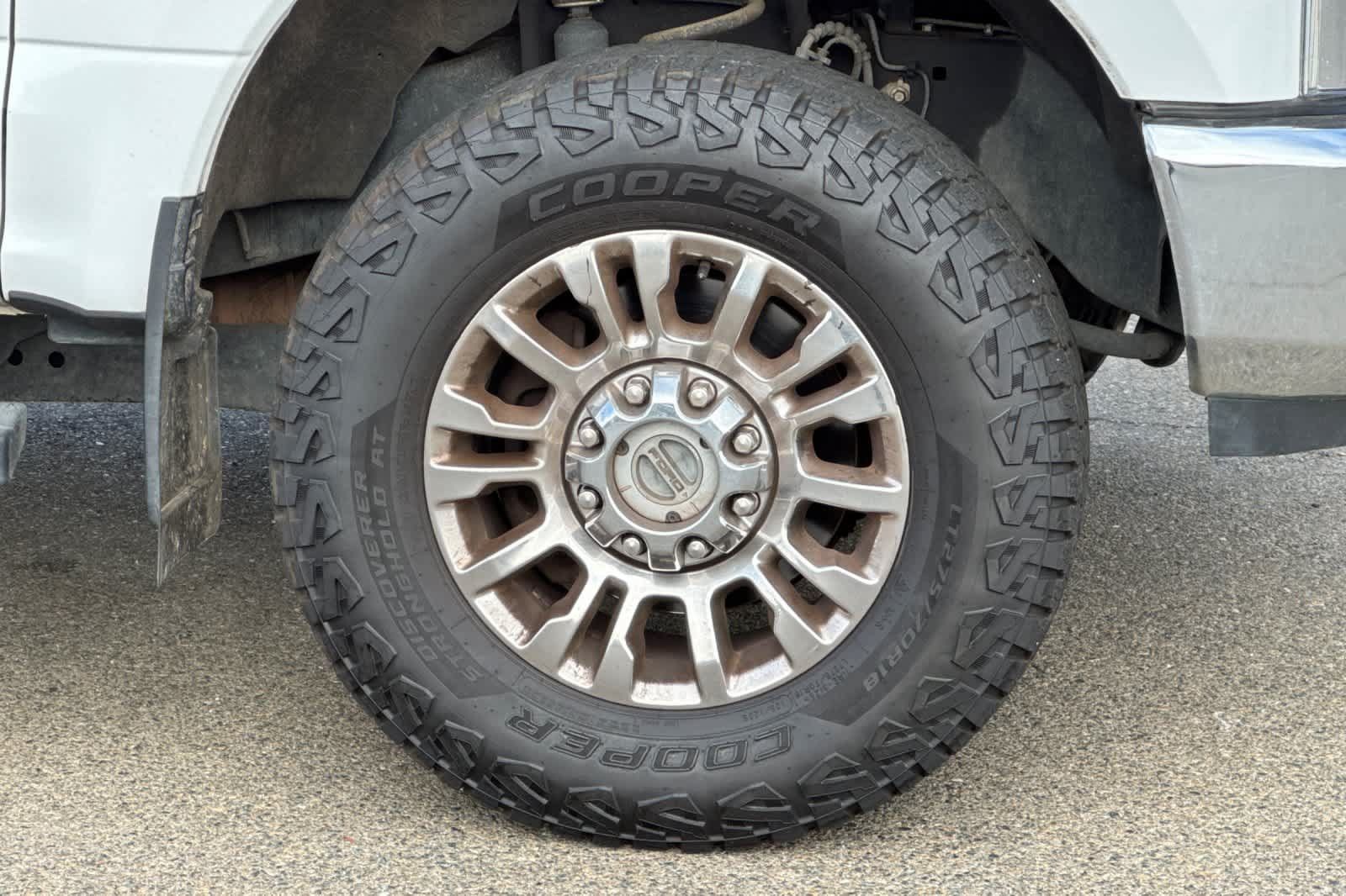 Used 2021 Ford F250 XLT w/ XLT Premium Package AWD/4WD image 16