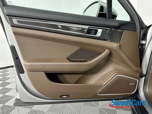 Used 2022 Porsche Panamera GTS image 42