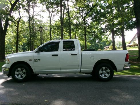 Used 2019 RAM 1500 Tradesman w/ Chrome Appearance Group RWD image 8