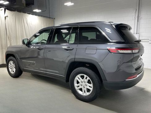 Used 2023 Jeep Grand Cherokee Laredo w/ Luxury Tech Group I AWD/4WD image 5
