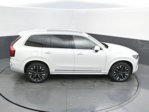 New 2026 Volvo XC90 B6 Ultra w/ Protection Package image 28