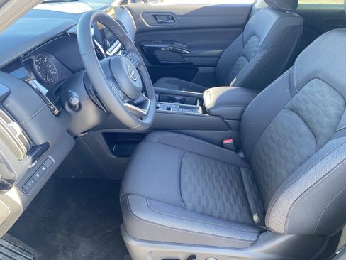 New 2025 Nissan Pathfinder SV image 20