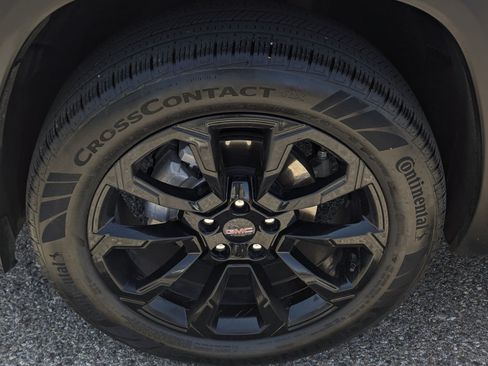 Used 2025 GMC Terrain Elevation w/ Elevation Premium Package AWD/4WD image 7