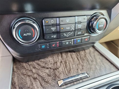 Used 2019 Ford F250 Lariat w/ Lariat Value Package image 22