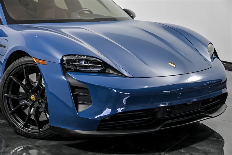 Used 2023 Porsche Taycan GTS AWD/4WD image 2