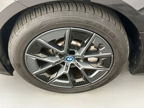 Used 2024 BMW i4 xDrive40i AWD/4WD image 11