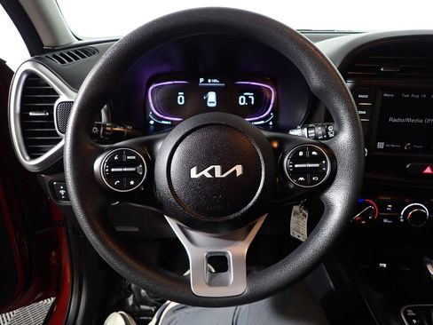 Used 2025 Kia Soul LX FWD image 22