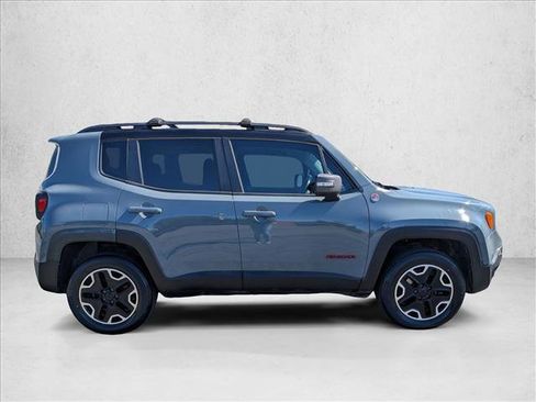 Used 2015 Jeep Renegade Trailhawk AWD/4WD image 4