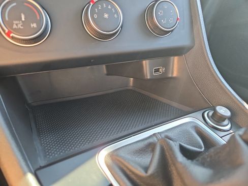 Used 2019 Volkswagen Jetta S image 40