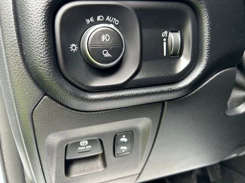 Used 2022 RAM 1500 Big Horn AWD/4WD image 17