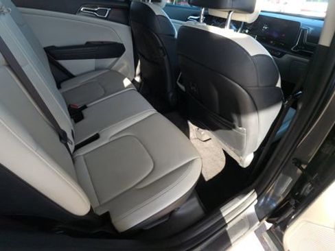 Used 2023 Kia Sportage EX FWD image 27