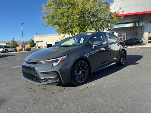 Certified 2025 Toyota Corolla SE image 5